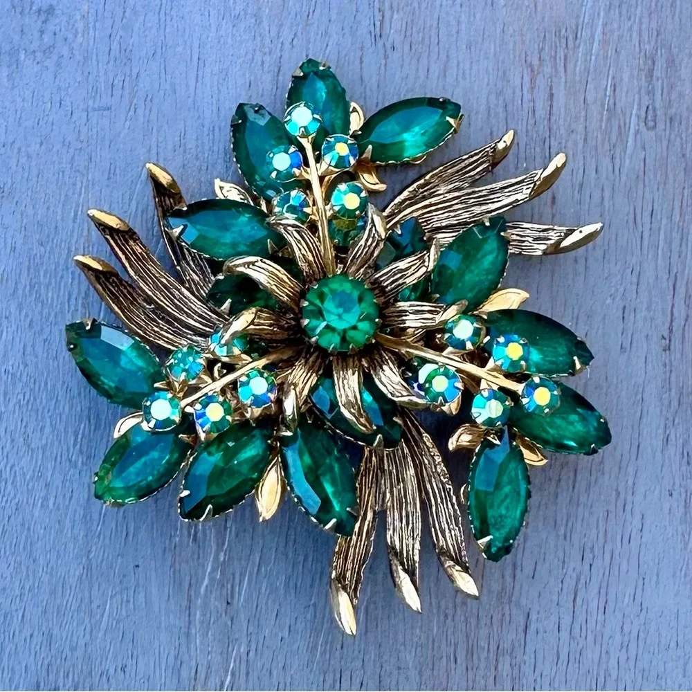 Vintage Gold & Green Floral Brooch - Picture 3 of 11